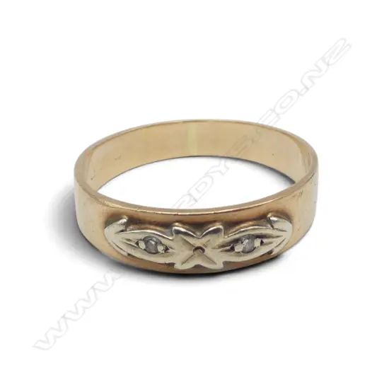 VINTAGE 9ct GOLD BAND RING w 2 sml diamonds 2.14gms size N