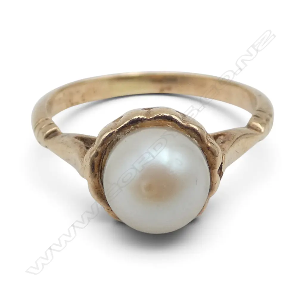 9ct GOLD & CULTURED PEARL RING 2.36gms SIZE I Image 1++