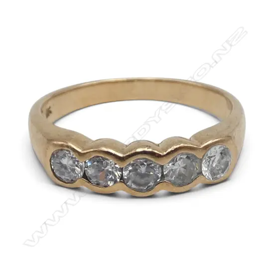 9ct YELLOW GOLD & 5 CZ STONES in RING, rub-over mount. 2.82gms size N