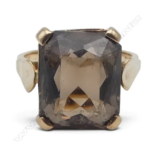 9ct YELLOW GOLD & LGE SMOKEY QUARTZ RING 4.24gms SIZE I
