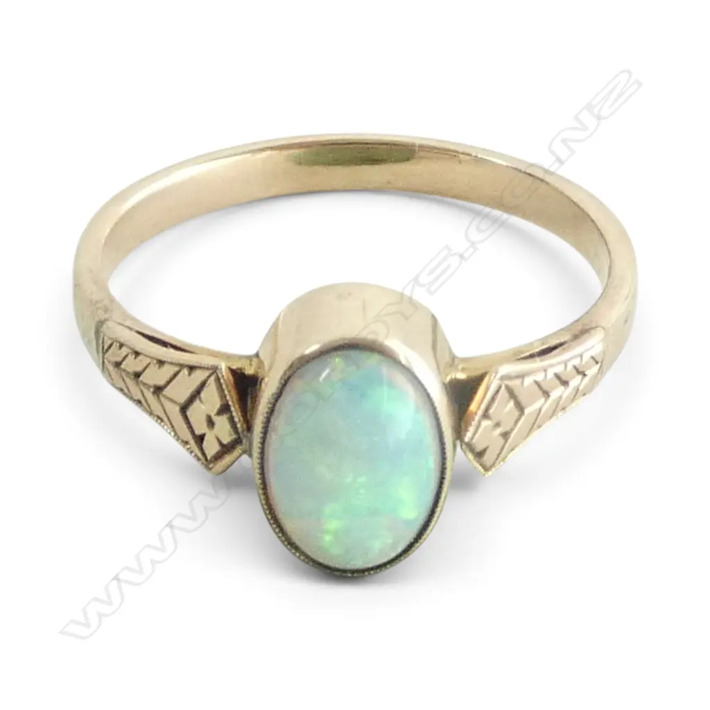 9CT VINTAGE OPAL RING 2.1gms SIZE K Image 1++
