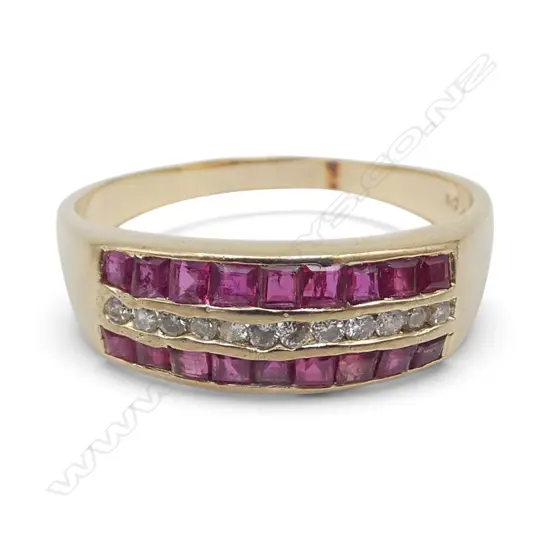 14ct RUBY DIAMOND RING 3.5gms (showing some wear) SIZE T