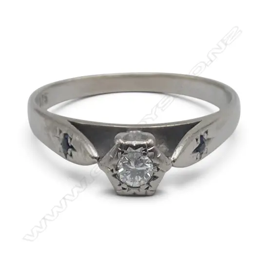 9CT WHITE GOLD & DIAMOND SOLITARE RING 2.4GMS SIZE N