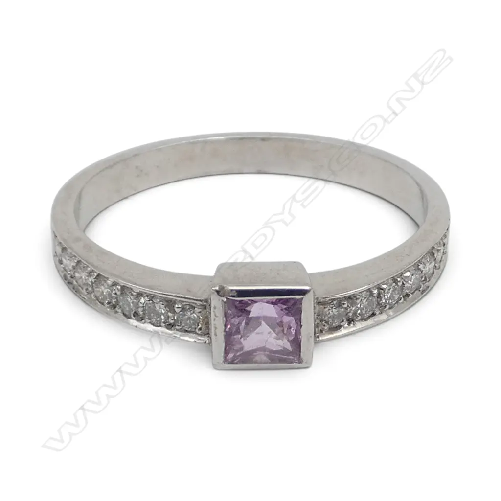 18CT WHITE GOLD PINK SAPPHIRE AND DIAMOND RING 3.15gms SIZE P Image 1++
