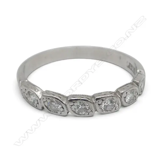 PLATINUM 6 DIAMOND KEEPER SIZE O 3.38gms