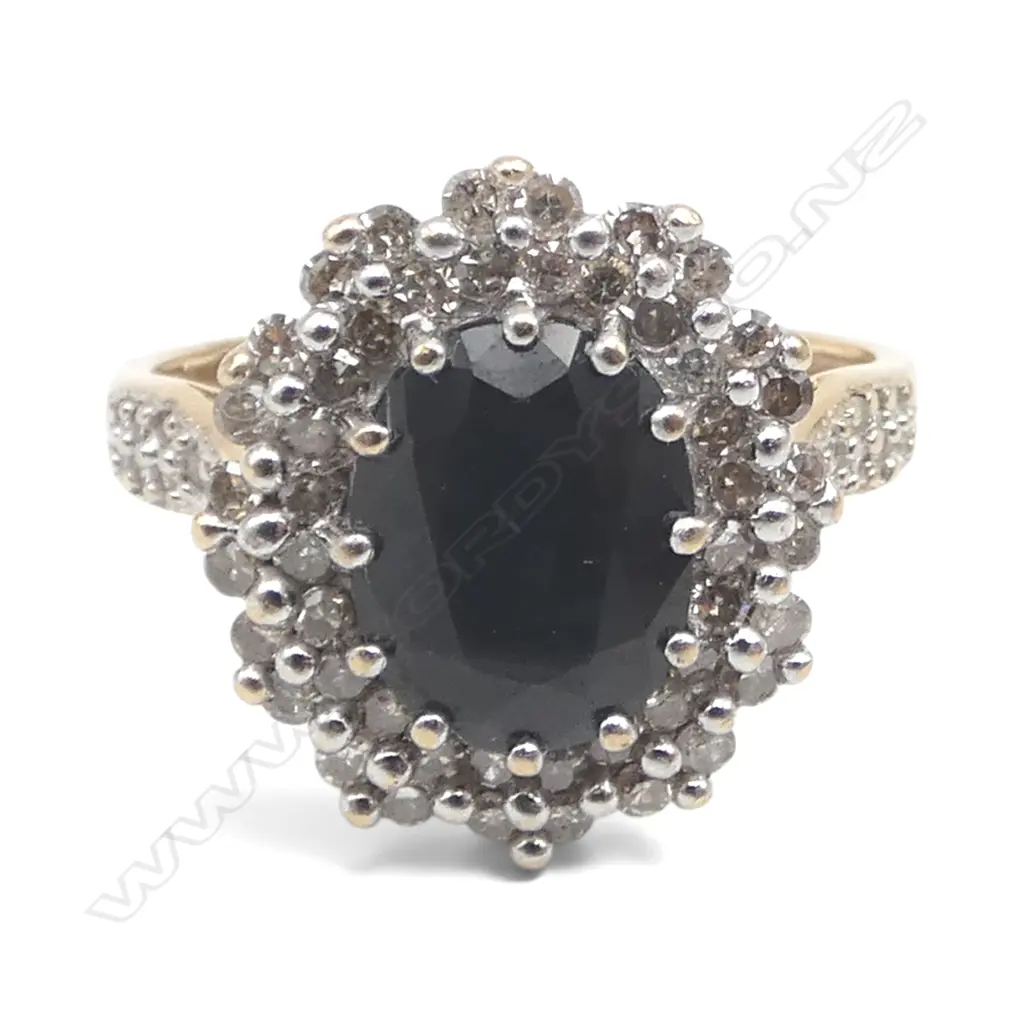 9ct YELLOW GOLD & SAPPHIRE CLUSTER RING 2.86gms size M Image 1++