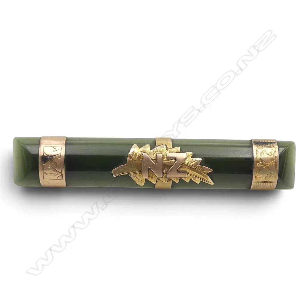 9ct gold & pounamu NZ & fern leaf BAR BROOCH.  Image 1++