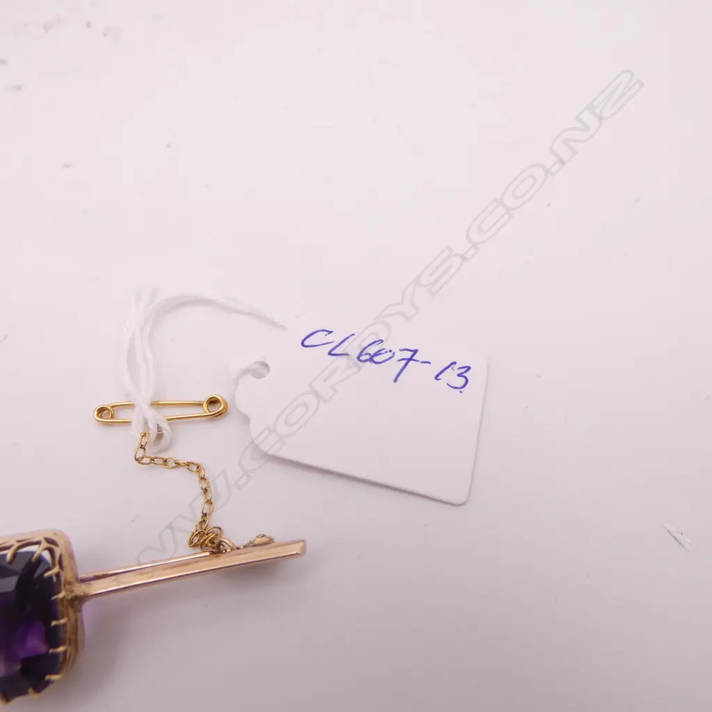 9ct GOLD LARGE AMETHYST claw set BAR BROOCH 8.14gms Image 1++