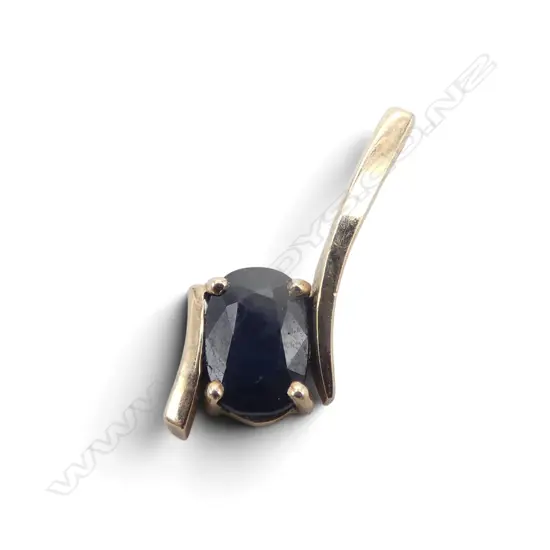 9ct SAPPHIRE PENDANT .69gmns, stamped 375, L.15mm