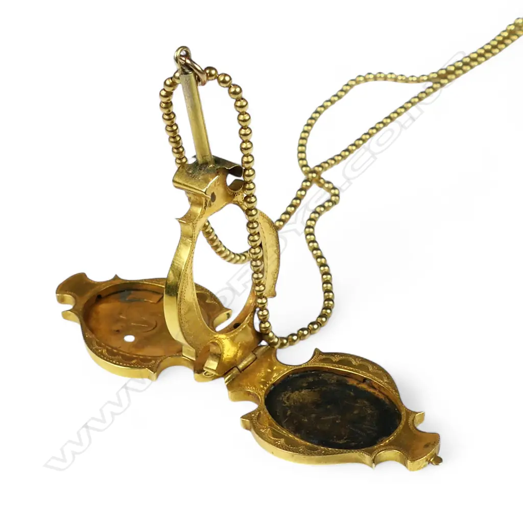 A 19thC 15ct gold fancy double locket pendant on chain, Image 1++