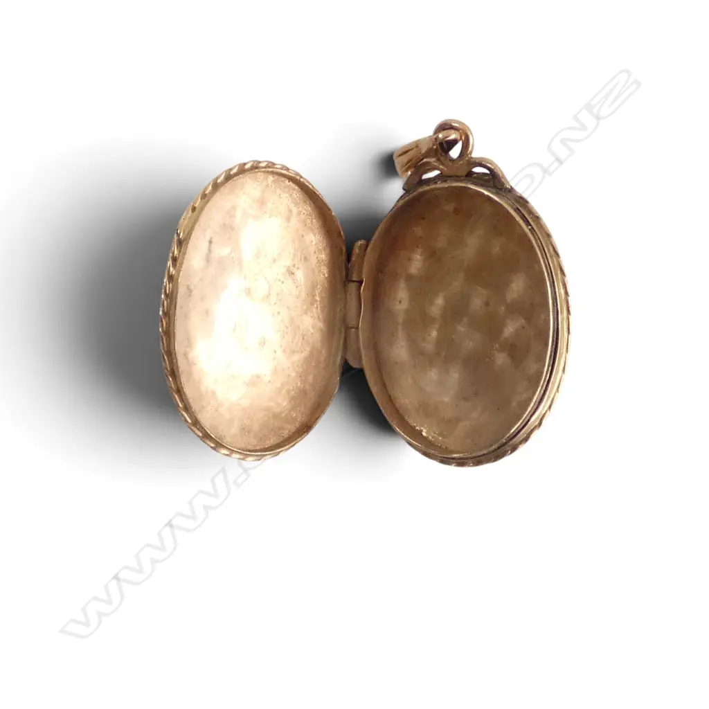 9CT LOCKET PENDANT 25x20mm 3.4gms Image 1++