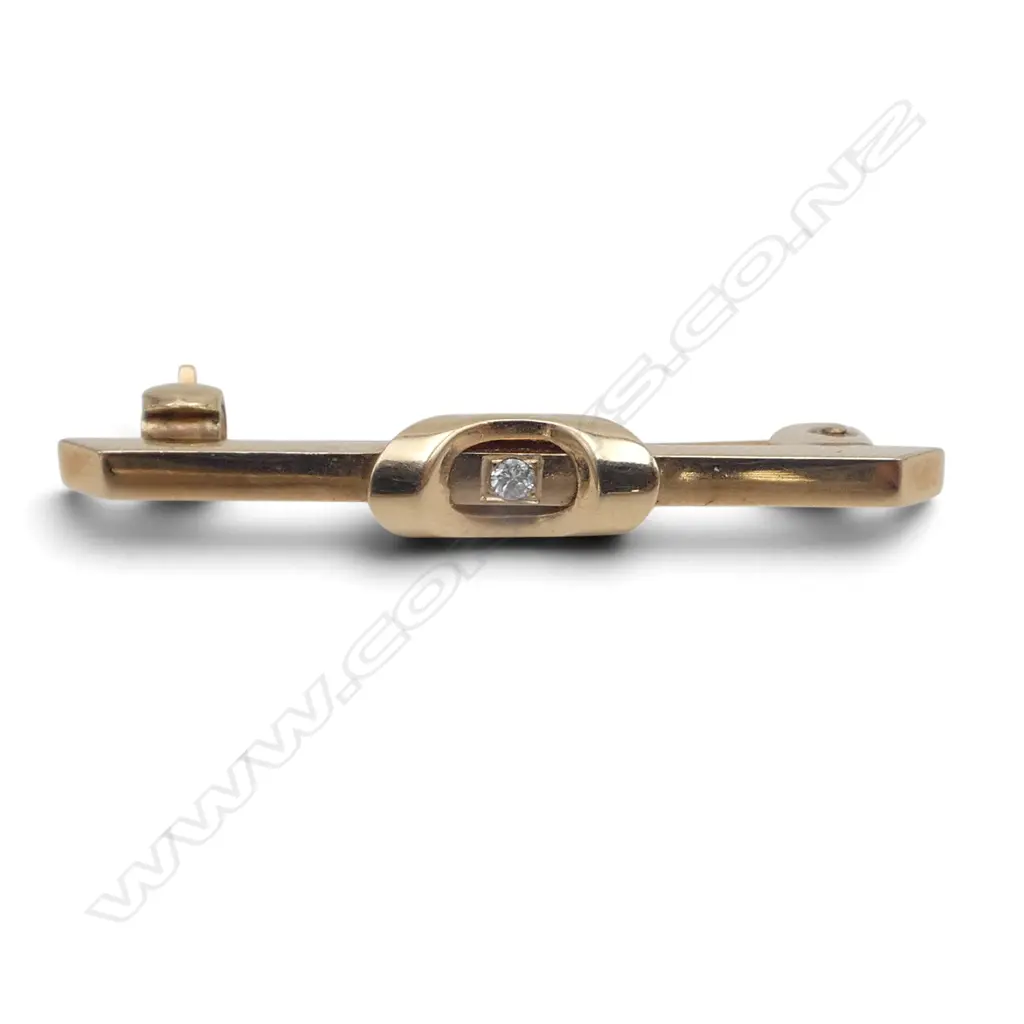 9ct YELLOW GOLD DIAMOND SET BAR BROOCH 2.4gms Image 1++