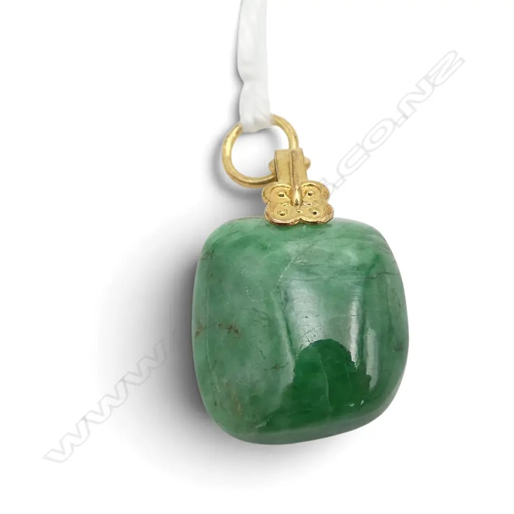 CHINESE OLD JADEITE PENDANT Image 1++