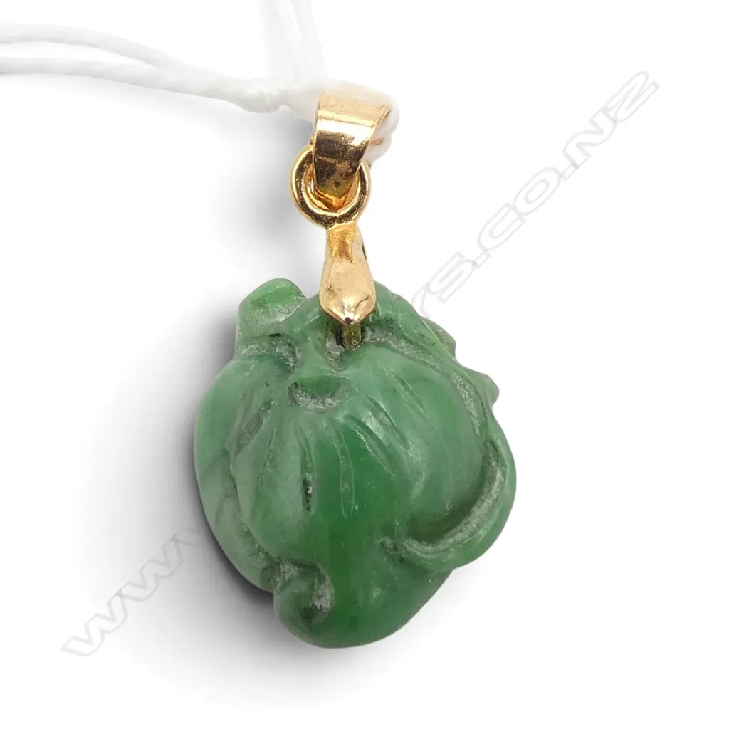 CHINESE OLD JADEITE PENDANT Image 1++