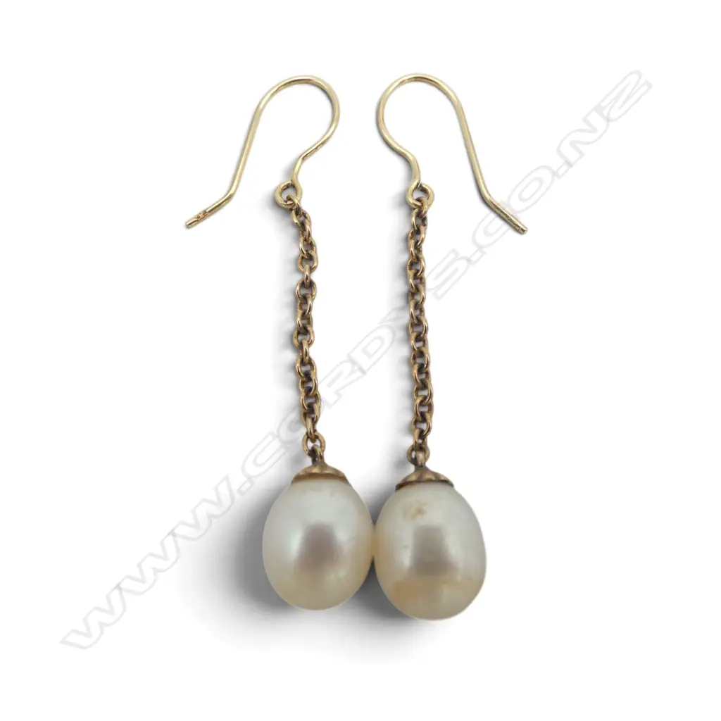 PR 14ct GOLD & LGE OVAL PEARL EARRINGS chain suspended 3.28gms Image 1++