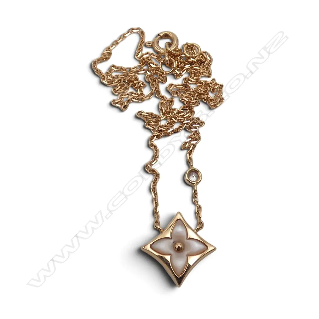 LOUIS VUITTON 18CT ROSE GOLD DIAMOND AND PEARL BLOSSOM PENDANT (purchase receipt $4750 box & guarantee card) 3.78gms Image 1++