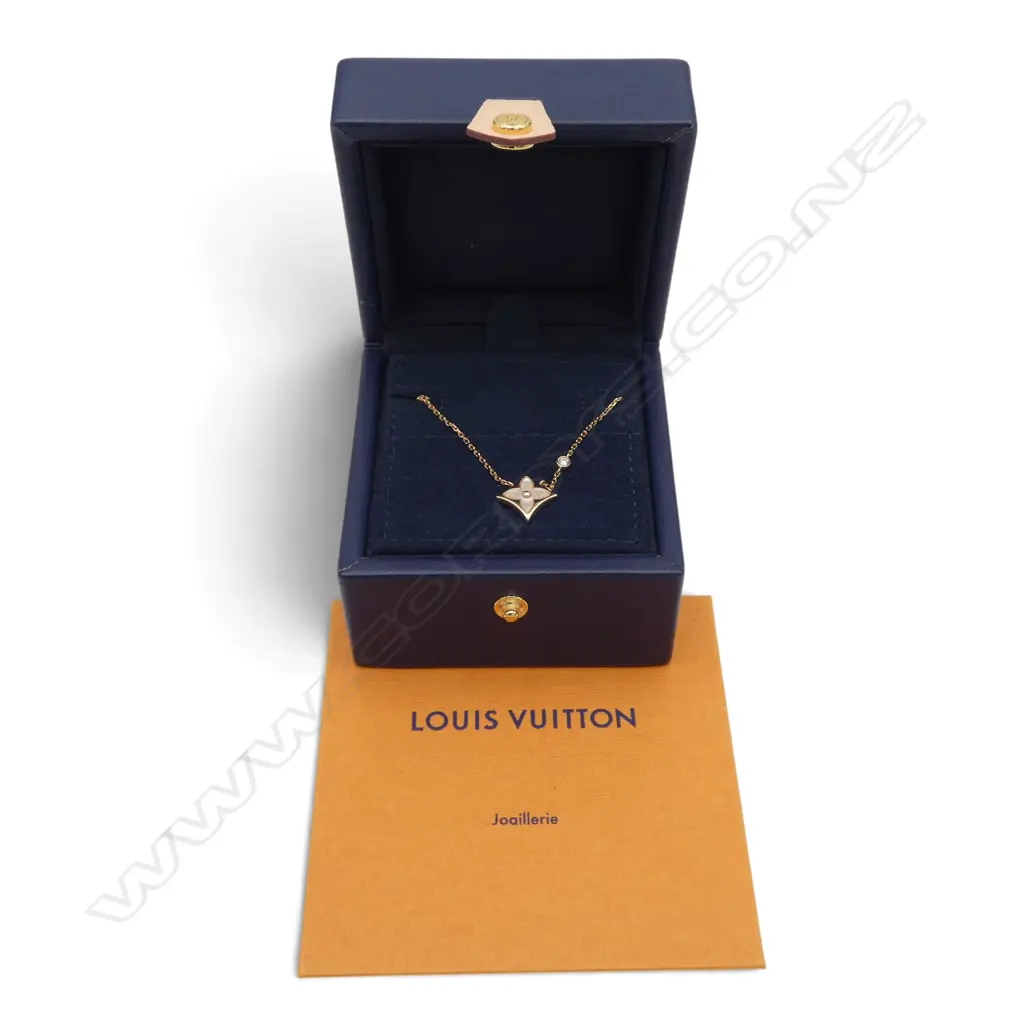 LOUIS VUITTON 18CT ROSE GOLD DIAMOND AND PEARL BLOSSOM PENDANT (purchase receipt $4750 box & guarantee card) 3.78gms Image 1++