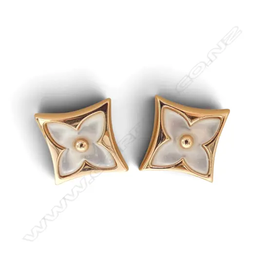 PR LOUIS VUITTON 18CT ROSE GOLD PEARL BLOSSOM EARRINGS (purchase receipt $5700 box & guarantee cards) 4gms