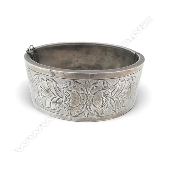 SILVER HINGED BANGLE 35gms