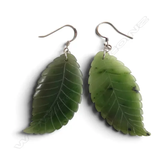 PR 925 / GREENSTONE LEAF EARRINGS L.55mm TOTAL