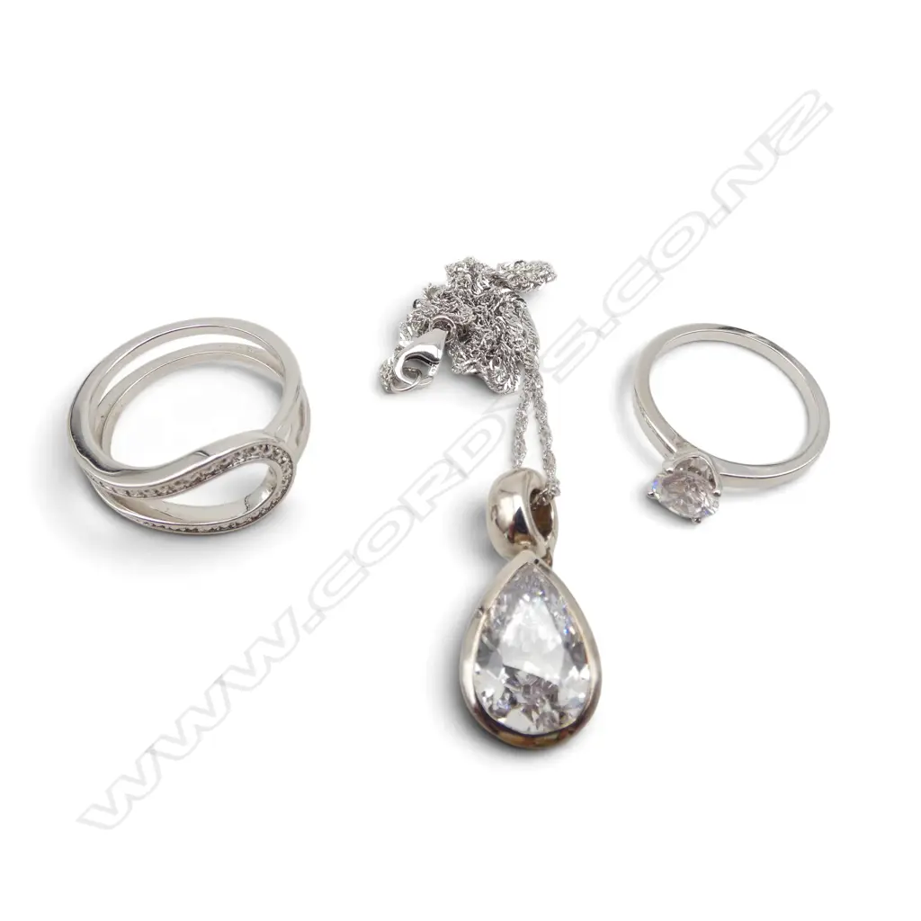 S/SILVER WHITE CZ STONE PENDANT  & 2 PLATED WHITE STONE RINGS Image 1++