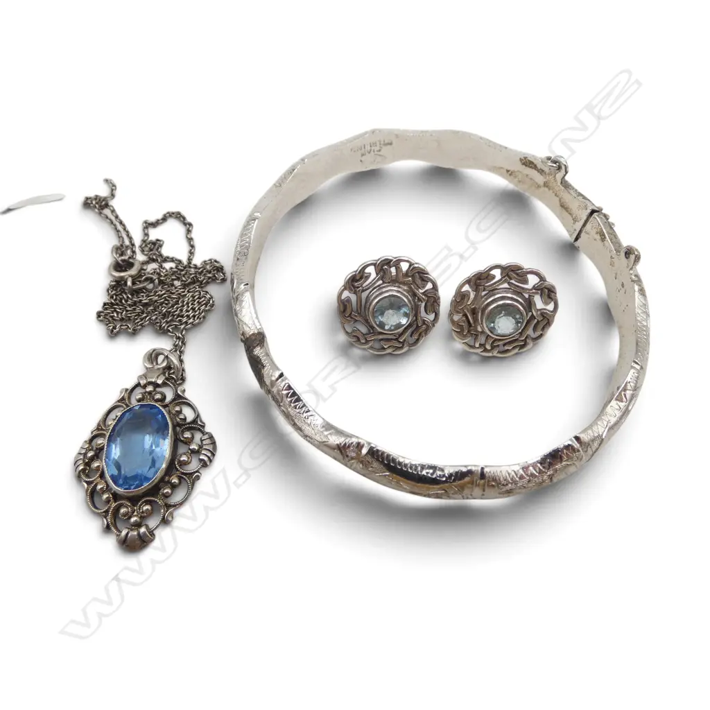 S/SILVER BLUE STONE PENDANT NECKLACE BLUE STONE PIECED EARINGS & silver plate BANGLE TOTAL WIEGHT16.8GMS Image 1++