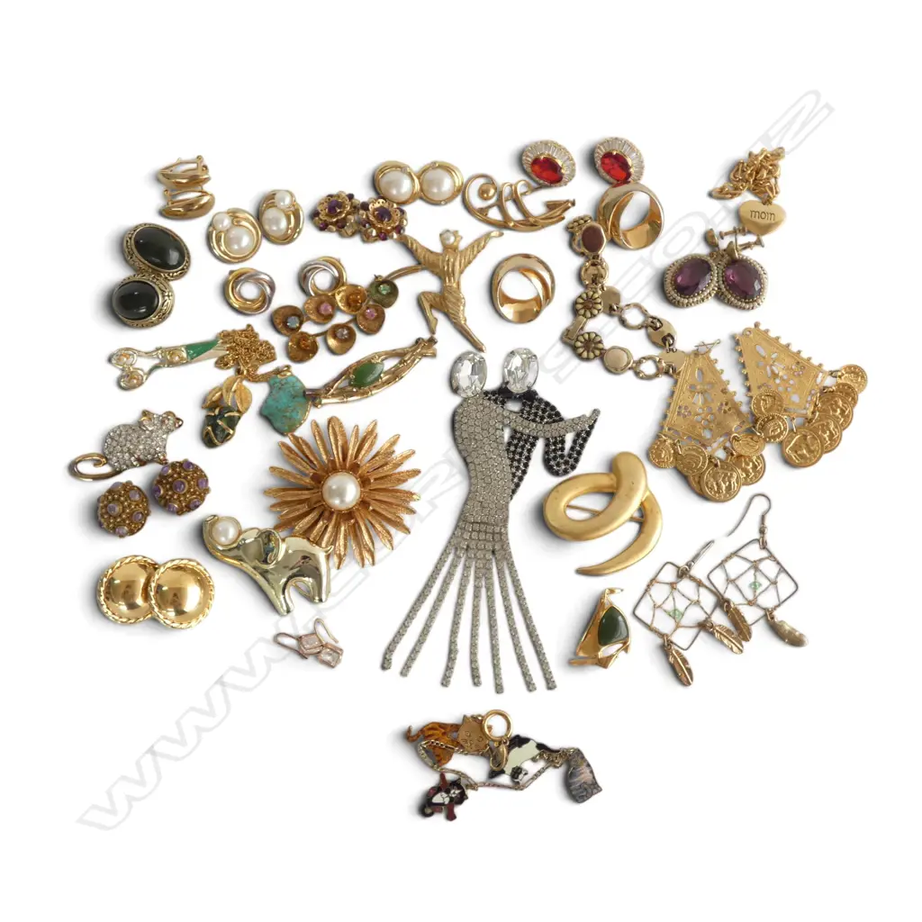ASST. COSTUME JEWELLERY Image 1++