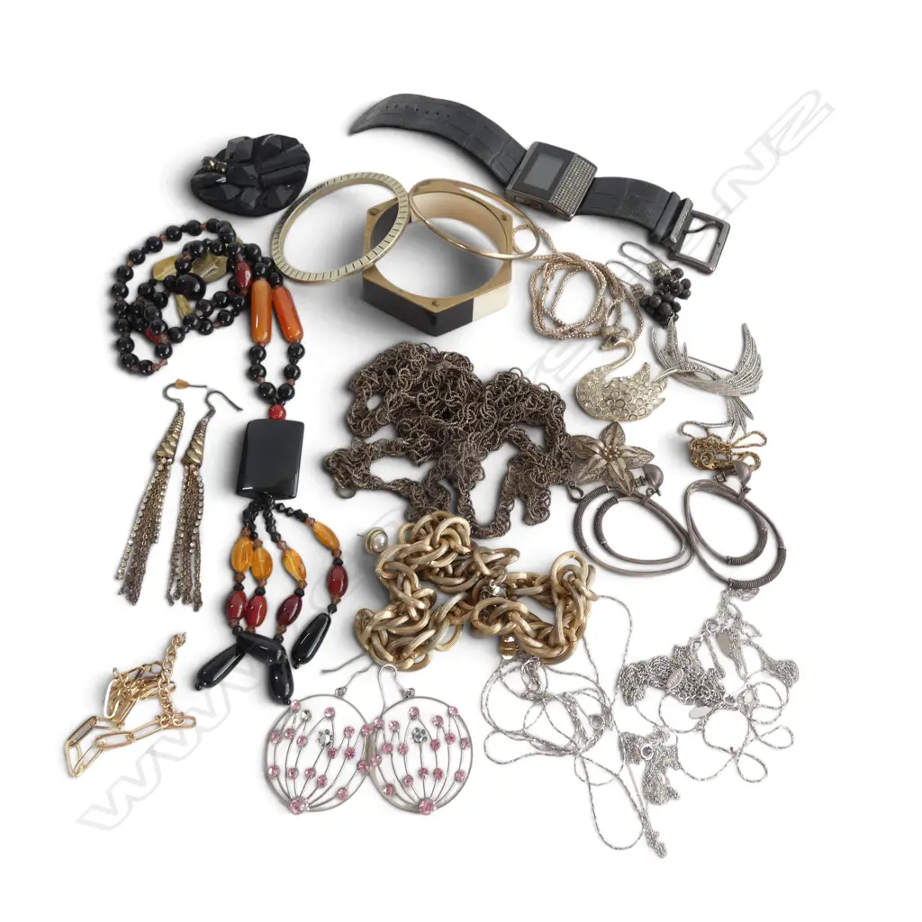 ASST. COSTUME JEWELLERY incl. pr stg silver earrings 13gms Image 1++