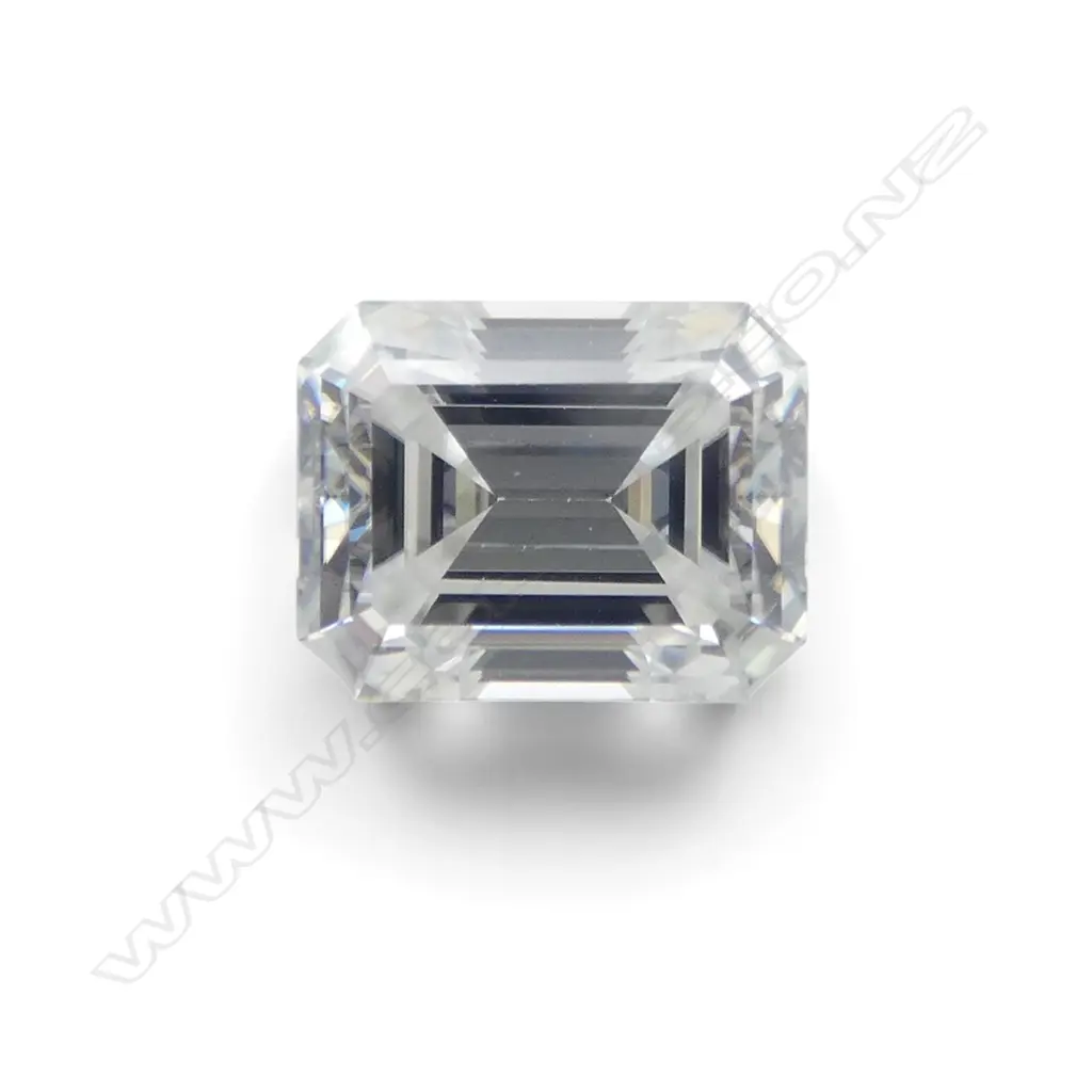 LOOSE EMERALD CUT MOISSANITE Image 1++