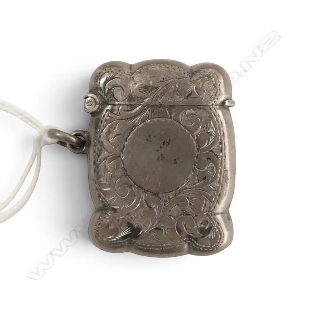Birmingham 1902 engraved SILVER VESTA. 16gms Image 1++