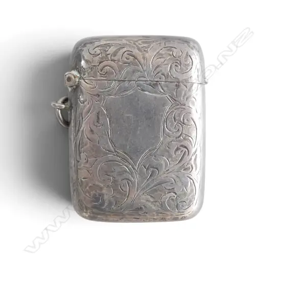LGE ENGRAVED SILVER VESTA Birmingham 1911. 39gms