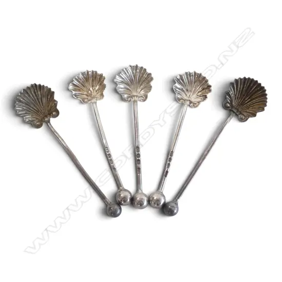 5 SILVER SHELL BOWLED SALT SPOONS Birmingham 1897. 9gms
