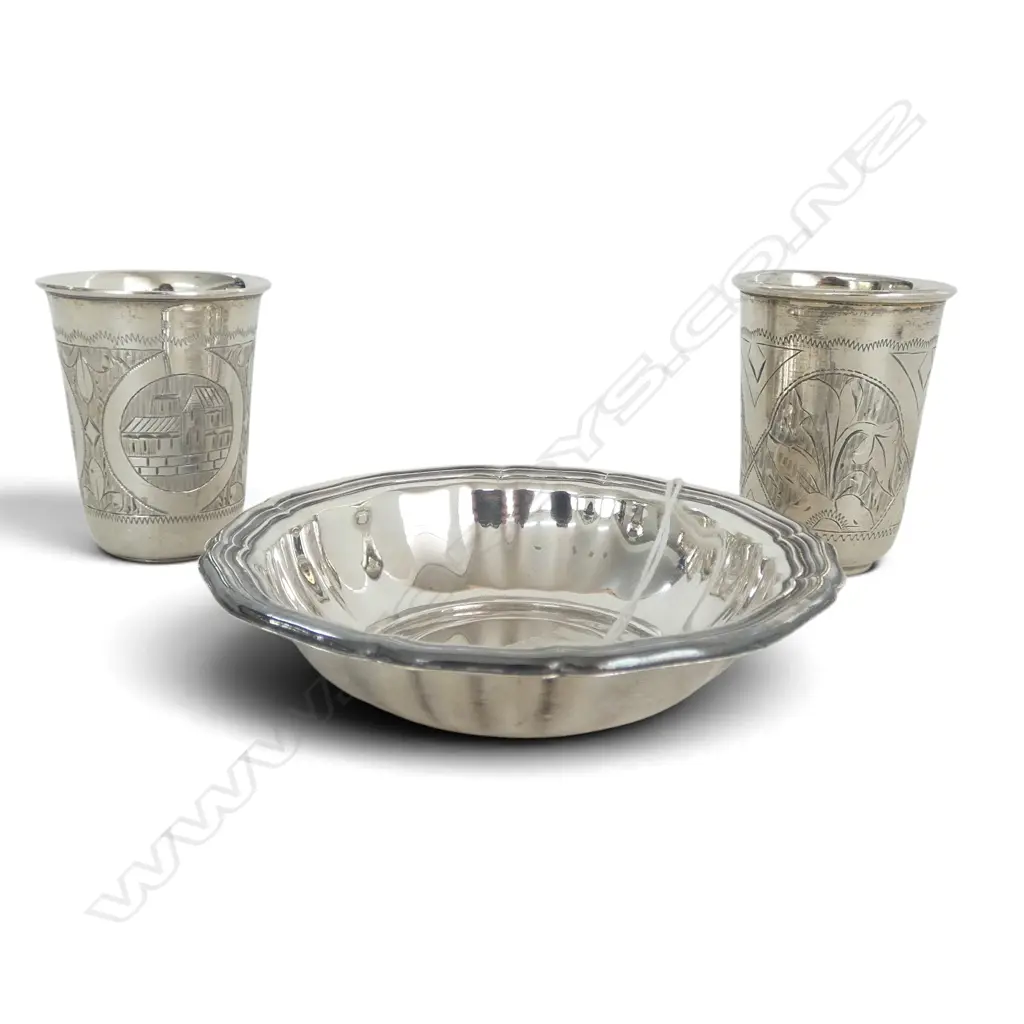 2 840 SILVER CUPS + 800 SILVER BOWL 73gms Image 1++