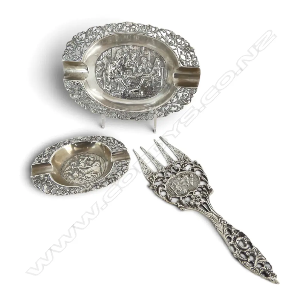 3 PIECES CONTINENTAL SILVER; 2 ASHTRAYS + FORK 104gms Image 1++