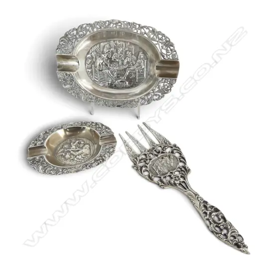 3 PIECES CONTINENTAL SILVER; 2 ASHTRAYS + FORK 104gms