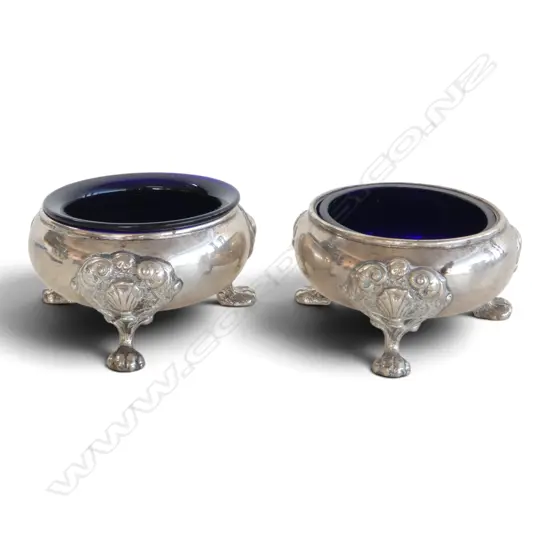 PR London 1814 George III silver tripod salts w blue glass liners. Silver weight 234gms.