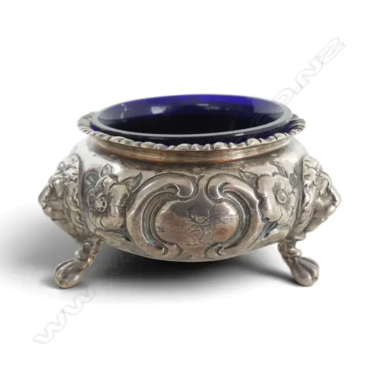 S/SILVER SALT BLUE GLASS LINER SILVER WEIGHT136.5GMS