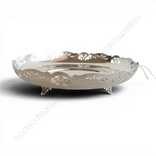 Birmingham 1933 silver bowl with pierced rim. Dia.210mm. 316gms