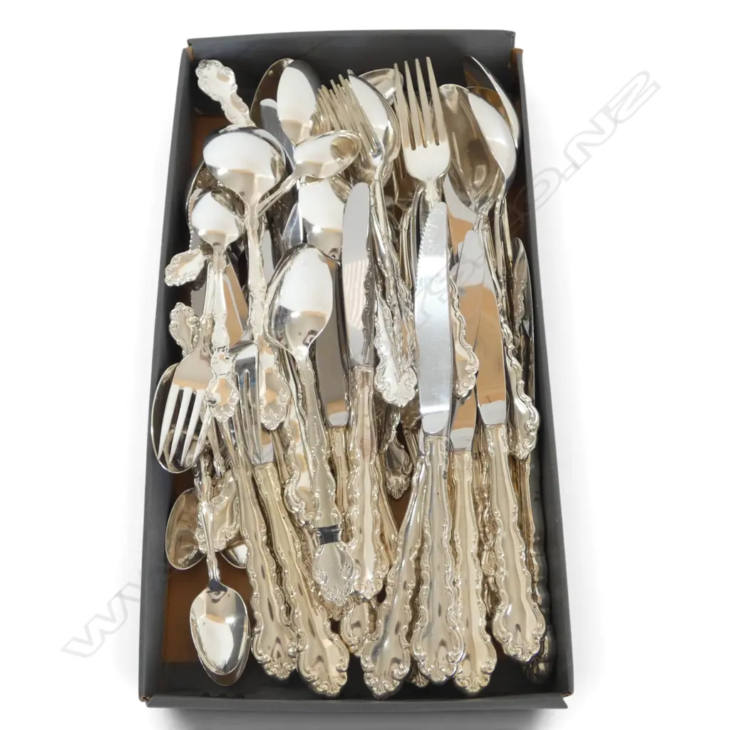 COMMUNITY SILVER PLATE CUTLERY SERVICE Image 1++