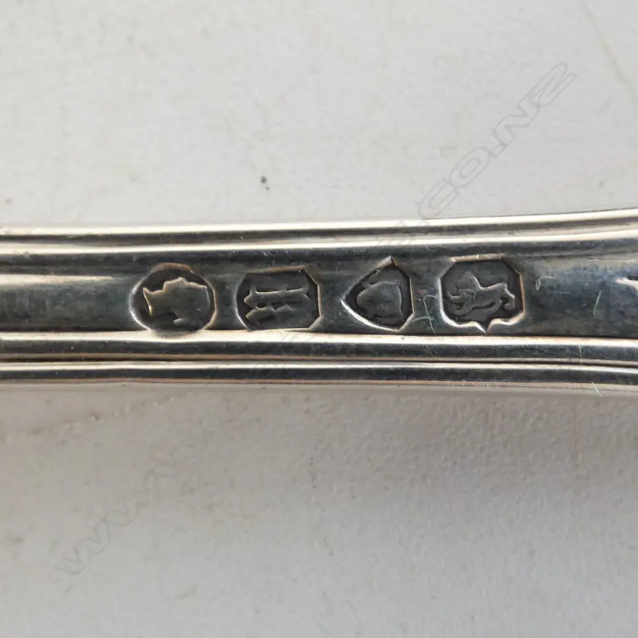 4 VICTORIAN STG SILVER SERVING SPOONS L.220mm 400gms Image 1++