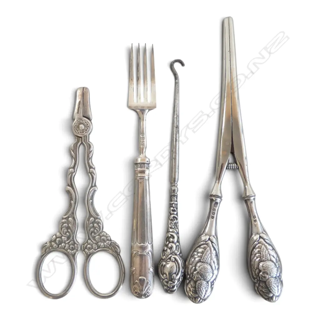 4 ANTIQUE UTENSILS: 3 w silver handles. fork w silver tines Image 1++