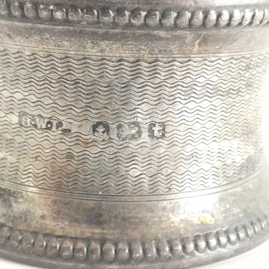 3 STG SILVER NAPKIN RINGS + CONTAINER LID, 70gms Image 1++