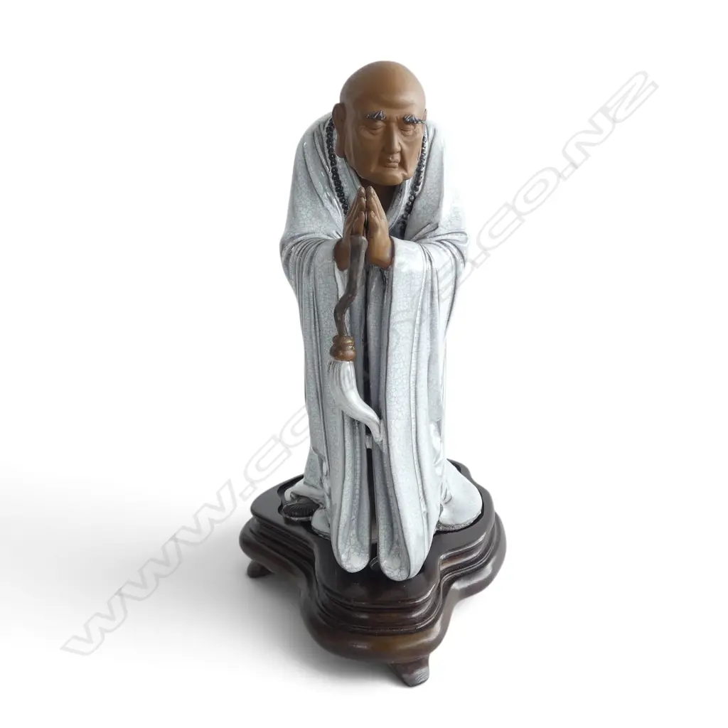 ORIENTAL PRAYING FIGURE ON STAND H.290mm Image 1++