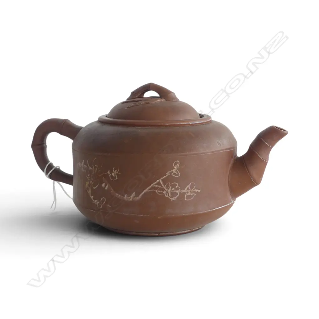 YIXING WARE TEAPOT H.100mm Image 1++