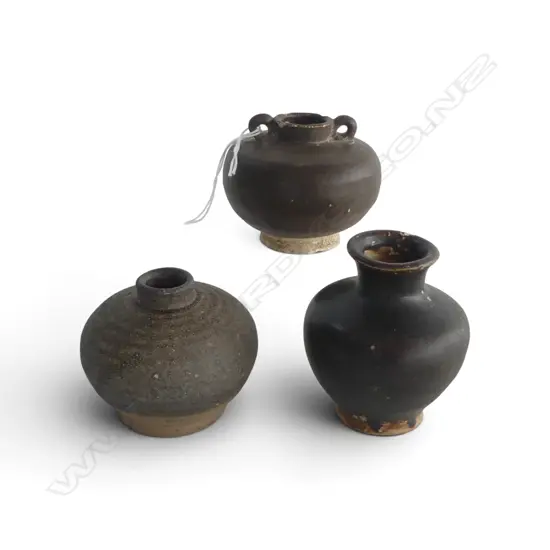 3 SMALL ORIENTAL VESSELS wear commensurate w. age H.80mm
