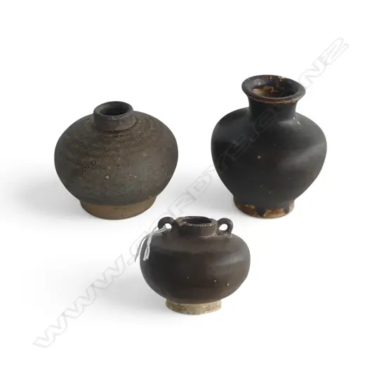 3 SMALL ORIENTAL VESSELS wear commensurate w. age H.80mm
