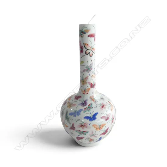 ORIENTAL VASE w. BUTTERFLY DESIGN H.300mm