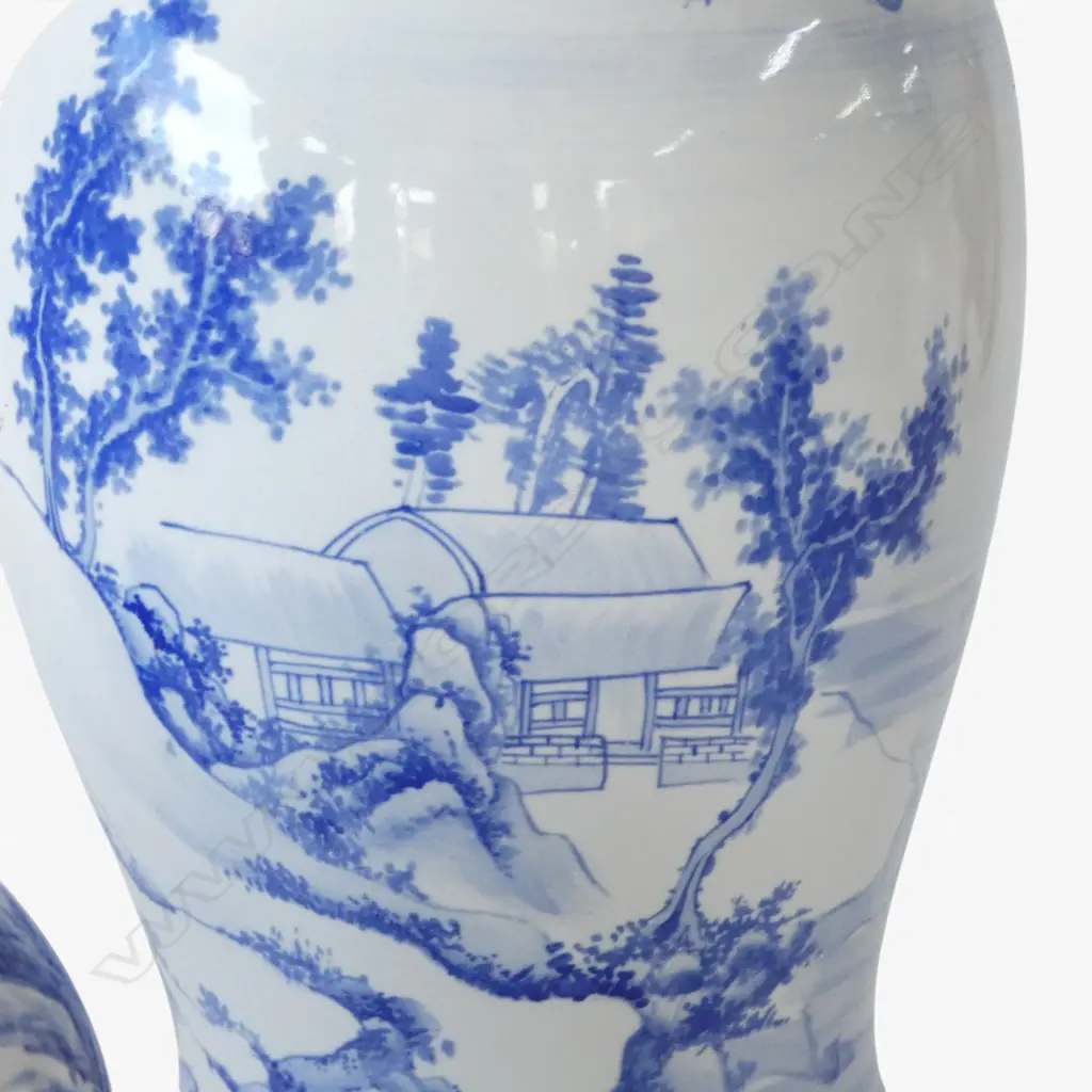 3 ORIENTAL B/W VASES (PR H.420mm + 1) Image 1++