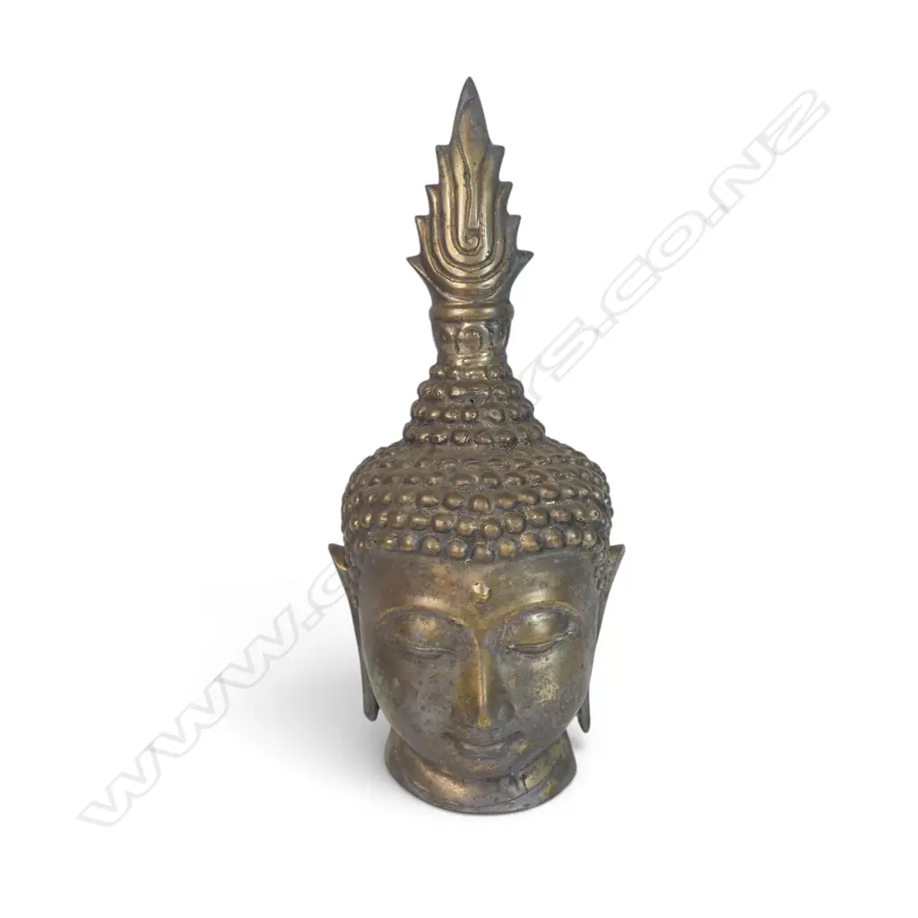 THAI VINTAGE BRASS BRONZED CONTEMPLATIVE BUDDHA HEAD WITH DISTINCTIVE FLAME LIKE RASMI TOPKNOT, 90 X 230MM Image 1++