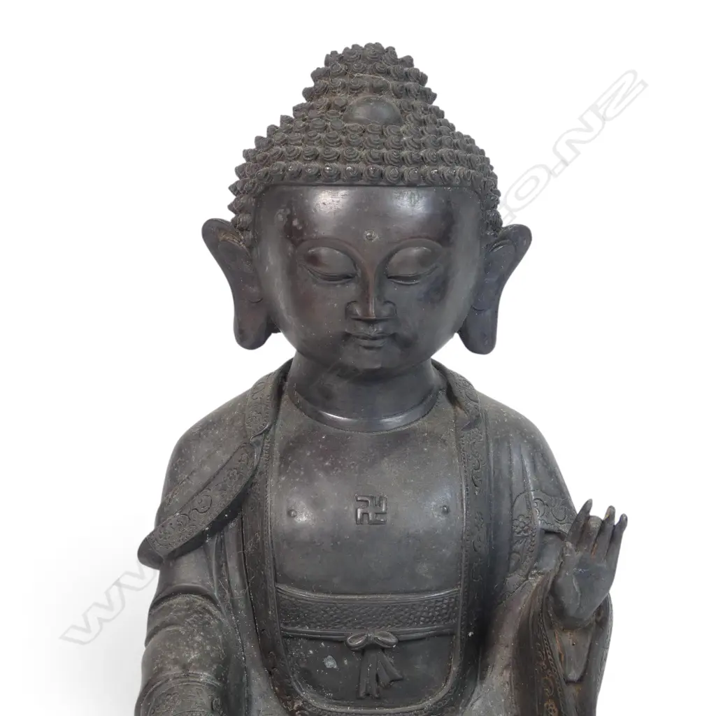 FINE CHINESE ANTIQUE STYLE BRONZED SEATED BUDDHA HOLDING A LOTUS BUD (SYMBOLE OF SPIRITUAL AWAKENING), 160 X 280MM Image 1++